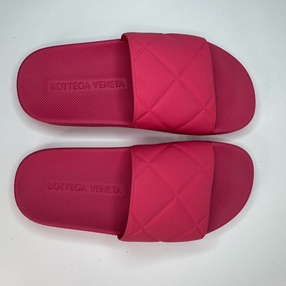 New! Never Worn! Bottega Veneta Women's Fuchsia Slide Sandals!